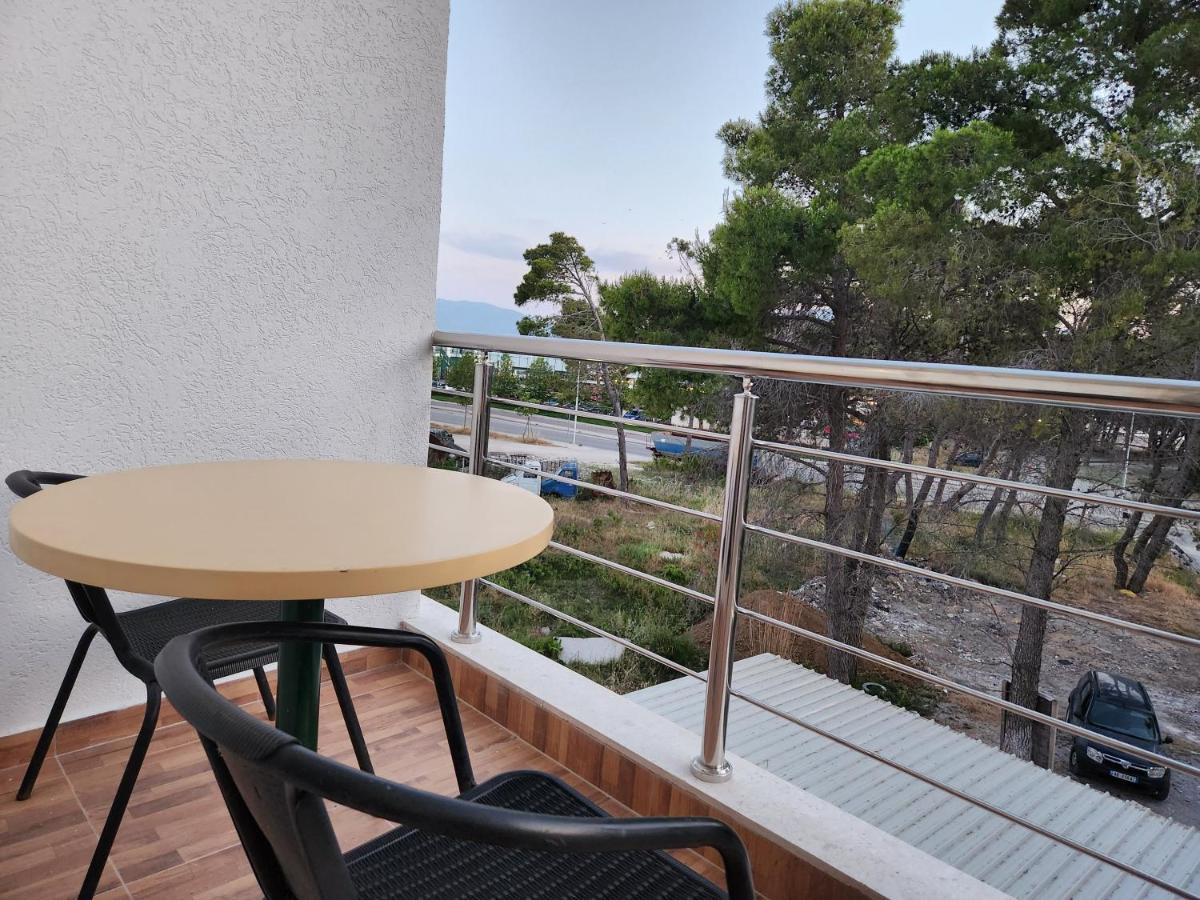 Sea Front Villa Vlorë Exteriör bild