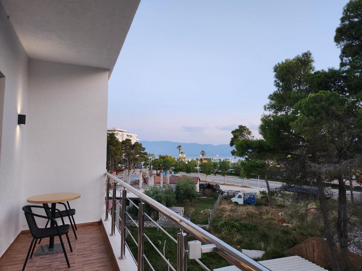 Sea Front Villa Vlorë Exteriör bild