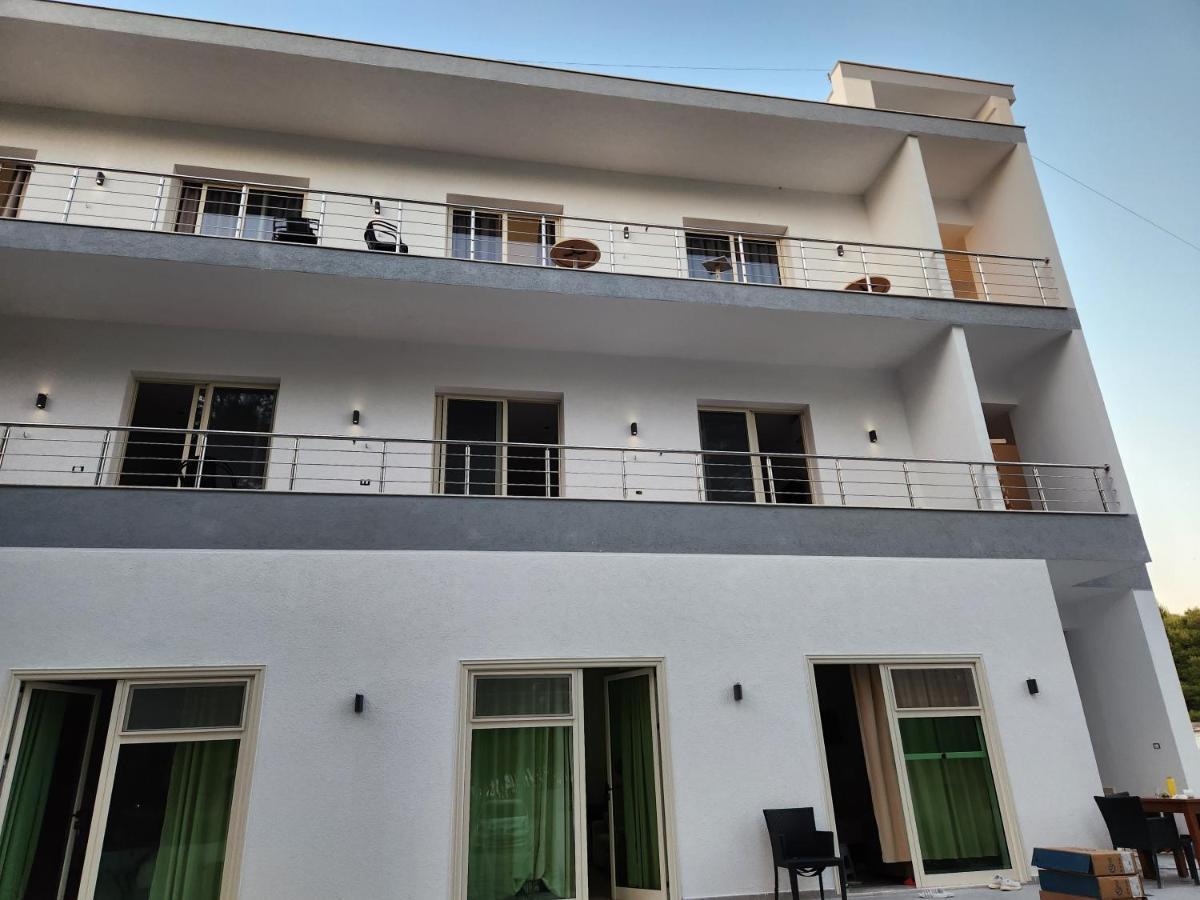 Sea Front Villa Vlorë Exteriör bild