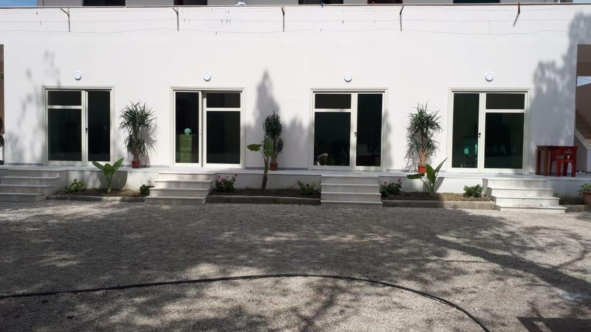 Sea Front Villa Vlorë Exteriör bild